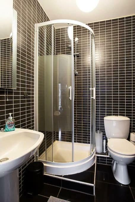 Spacious Belfast City Centre Duplex Apartment מראה חיצוני תמונה
