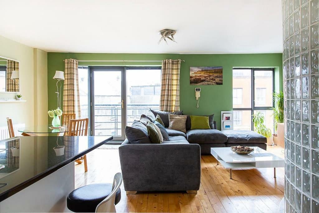 Spacious Belfast City Centre Duplex Apartment מראה חיצוני תמונה