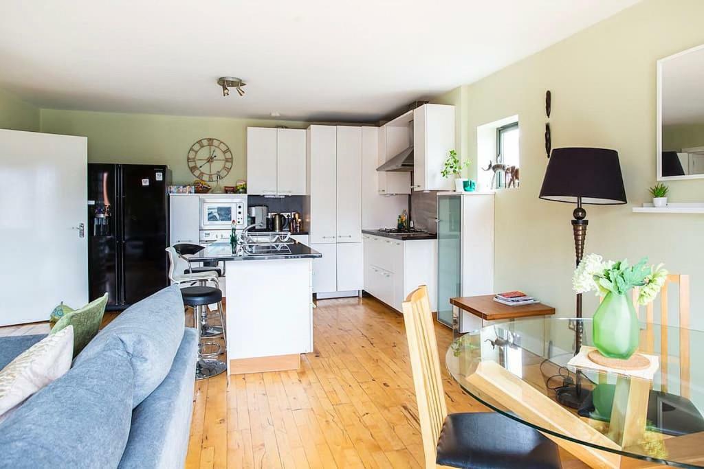 Spacious Belfast City Centre Duplex Apartment מראה חיצוני תמונה