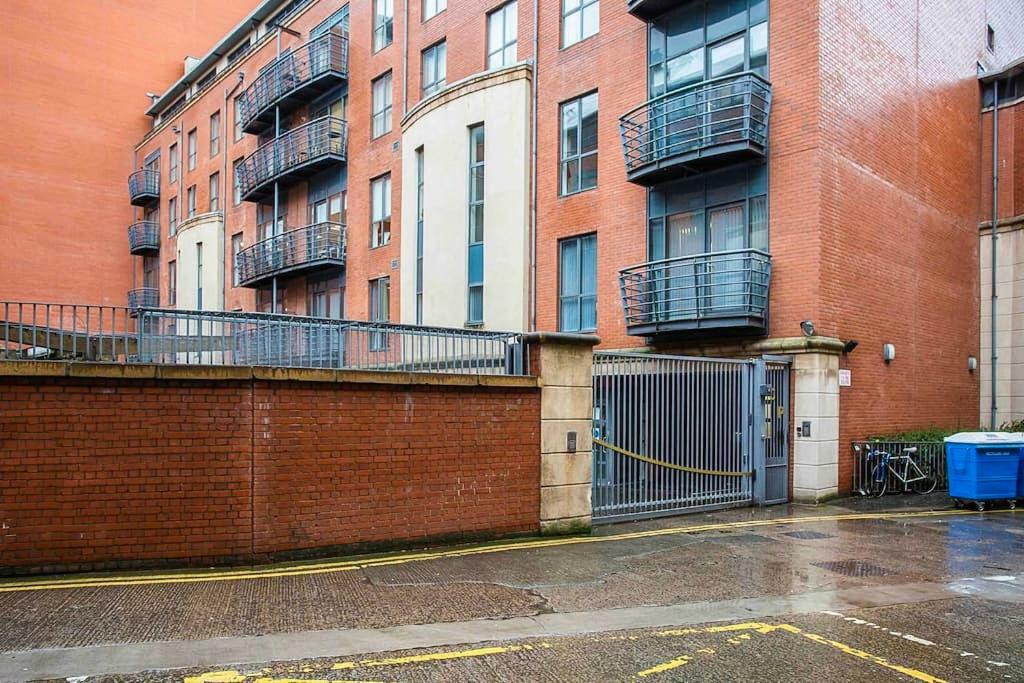 Spacious Belfast City Centre Duplex Apartment מראה חיצוני תמונה
