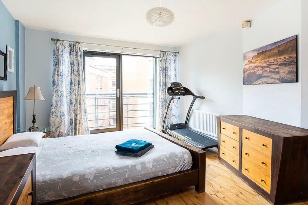 Spacious Belfast City Centre Duplex Apartment מראה חיצוני תמונה