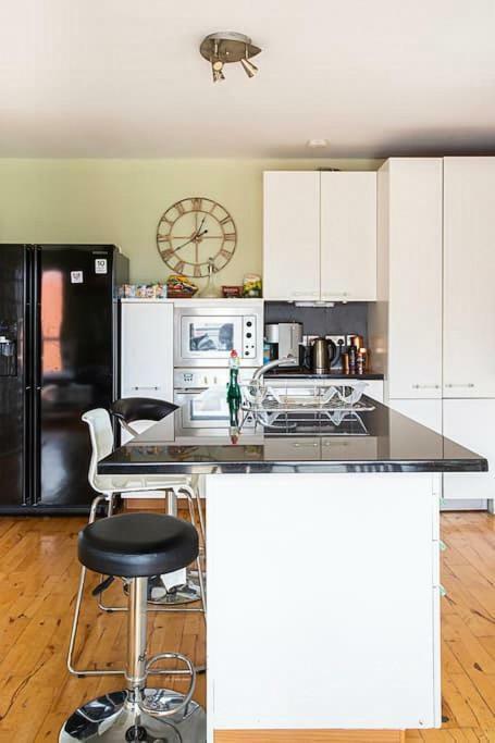 Spacious Belfast City Centre Duplex Apartment מראה חיצוני תמונה