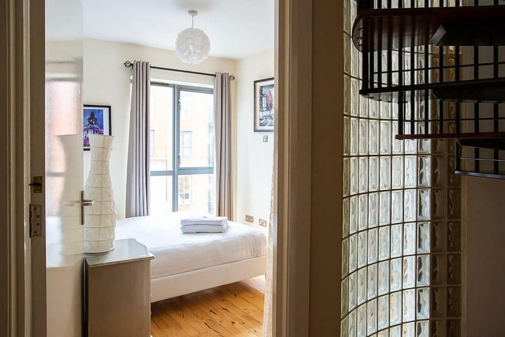 Spacious Belfast City Centre Duplex Apartment מראה חיצוני תמונה