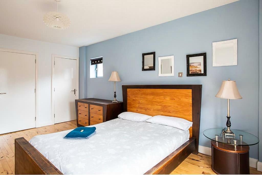 Spacious Belfast City Centre Duplex Apartment מראה חיצוני תמונה